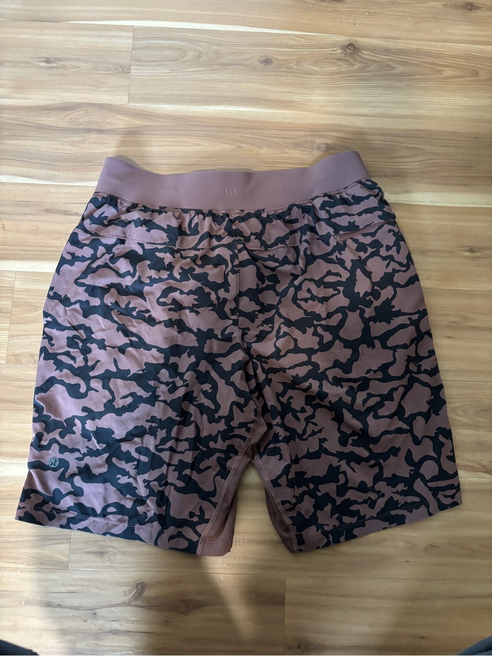 Lululemon Men's Brown & Black Camo Athletic Shorts Size M - Picture 3 of 5